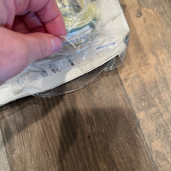 Bucilla WHITE ROSES Needlepoint Pillow Top Kit # 4892 NIP Persian Wool 14" X 14" - Picture 6 of 8